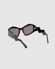 Load image into Gallery viewer, GD023 GEOMETRIC SUNGLASSES
